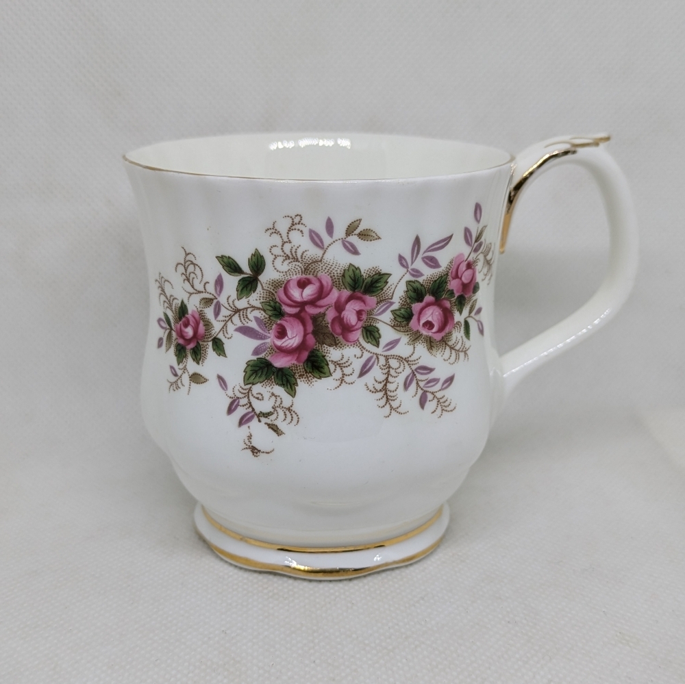 Royal Albert Lavender Rose Vintage Bone China Coffee Mug Cup Floral Cottagecore